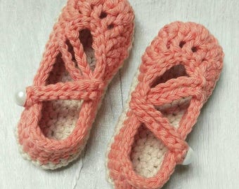 Peach crocheted Mary Jane shoes/booties 0-6 months