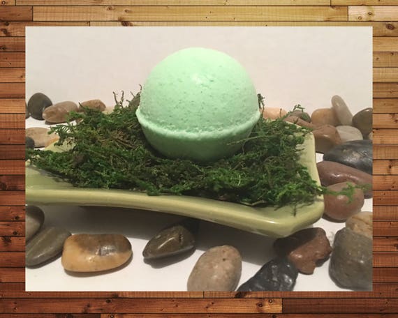 Eucalyptus And Peppermint Bath Bomb 5303