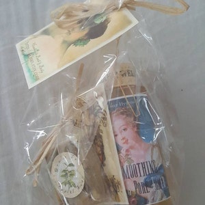 Buyer photo Felicia, who reviewed this item with the Etsy app for Android.
