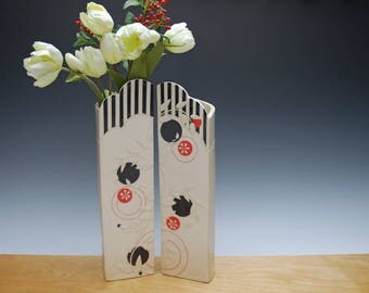 Flower vase pair in Ivory w. Black stripes & Polka dots and Red Dots plus Detail, Victorian modern Home decor
