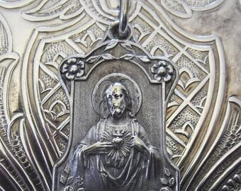 CLEARANCE SALE Very Rare Sacre Coeur De Montmarte & Sacred Heart Of Jesus Souvenir Religious Medal Or Basilique du Sacré-Cœur, Paris French