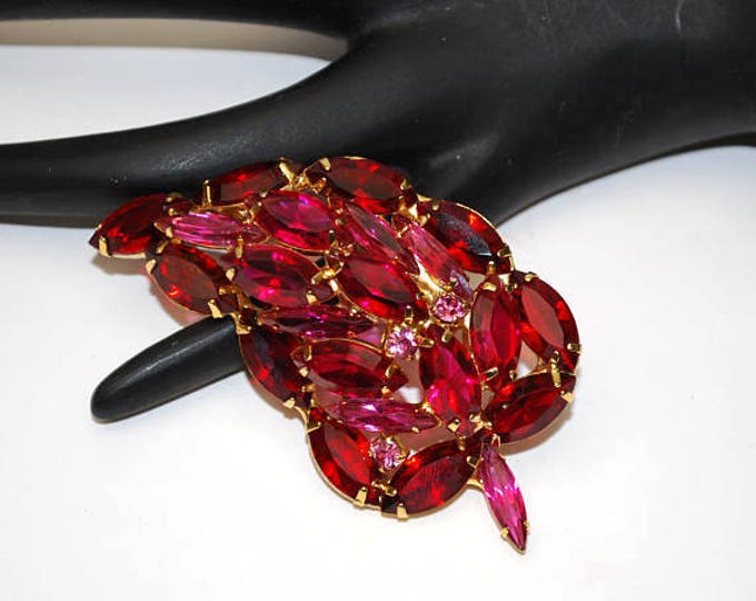 Rhinestone leaf Brooch -Juliana style - Pink Crystal - open back - gold plated- domed pin