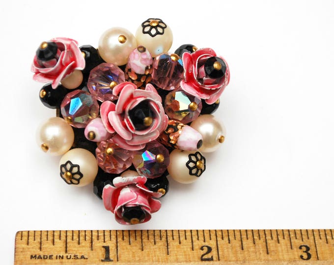 Pink Pearl crystal Brooch - Bead cluster pin - white pearl - Pink enamel - Floral - wire wrap Floral pin