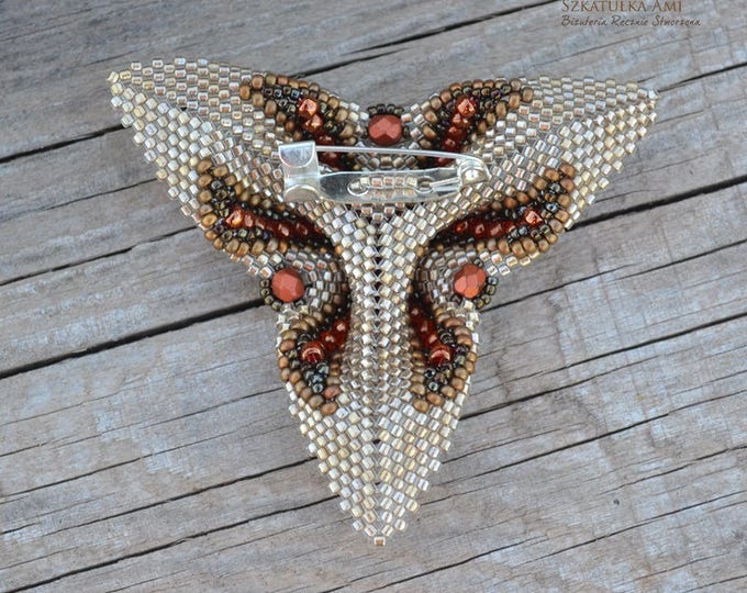 Triangle flower 3D brooch Clasp Decoration blouse Brooch with beads Triangle badge Beige brown red Pin seed beads Handmade gift for her