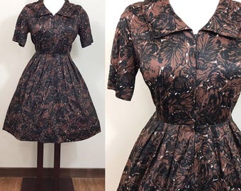 1950s Vintage Dress / Cold Rayon Jersey / Vintage 50s Dress / Floral print / VOLUP