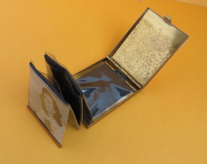 Vintage MOP Compact Picture Case - Portable Photograph Case, Collector's Picture Compact