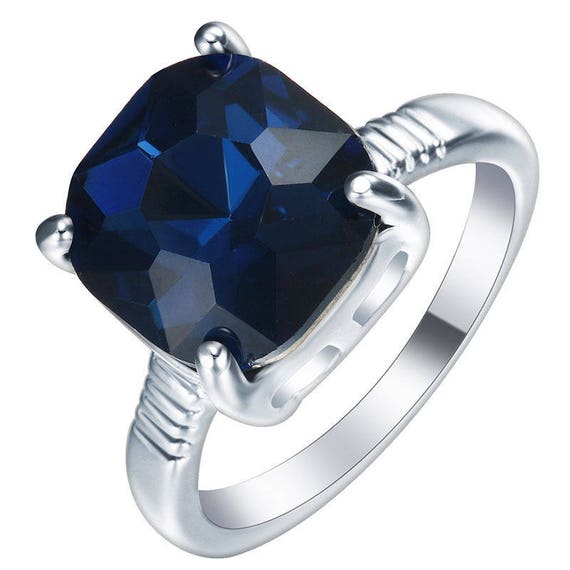 women blue sapphire engagement rings