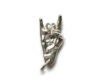 devil horn necklace, devil horn pendant, hand shaped pendant, hand pendant, hand necklace, occult necklace, talisman, ancient, memento mori