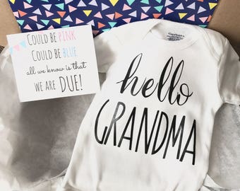 Hello Grandma Pregnancy Announcement Onesie® Gift Box Set / Bodysuit / Pregnancy Reveal / New Baby / Surprise Reveal / Gift For Mom