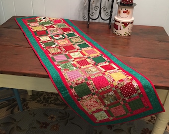 Quilted, pieced, Christmas, table runner