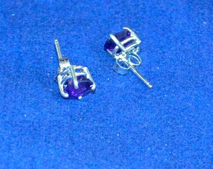 Amethyst Earrings, 7x5mm, Natural, Set in Sterling Silver E1078