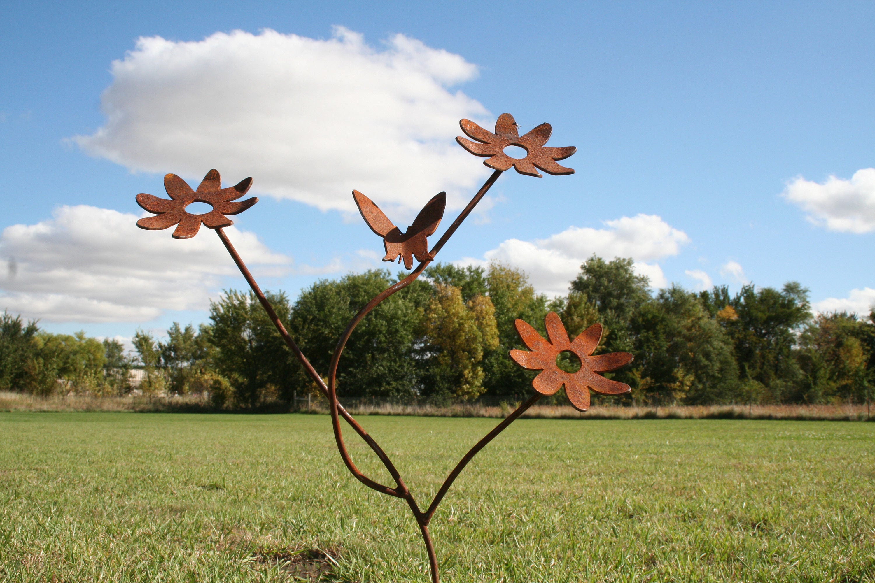 Rustic Cluster Of Flowers Metal Flower Stake Outdoor Floral Art Decor Rusty Rustic Cluster Of Flowers Metal Flower Stake Outdoor Floral Art Decor Rusty