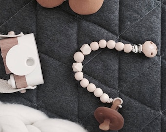 Scandi dummy chain | wood bead clip