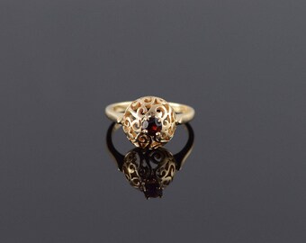 14k Red Garnet Scroll Filigree Solitaire Ring Gold