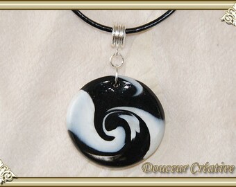 Necklace black white spiral round 103038