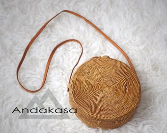 Medium Size Classic Patern Round Ata Rattan Bag, Woven Ata Bag With Ata Clip, Beautiful Basket Shoulder Bag
