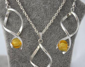 very pretty dress with yellow glass bead Orange