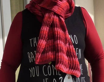 "Bun" gradient pink-red scarf