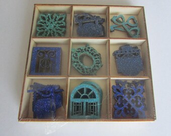 Box of 36 wooden figures