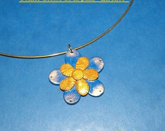 Necklace "Eirenee" flower of peace Golden and blue Pacific
