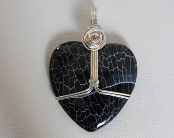 Agate heart wire wrapped pendant