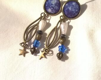 Earrings 2 pairs in 1 bronze cabochon on a beautiful white sparkles and white dots. Stunning