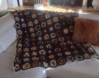 CROCHET GRANNY GRAY MOHAIR PLAID