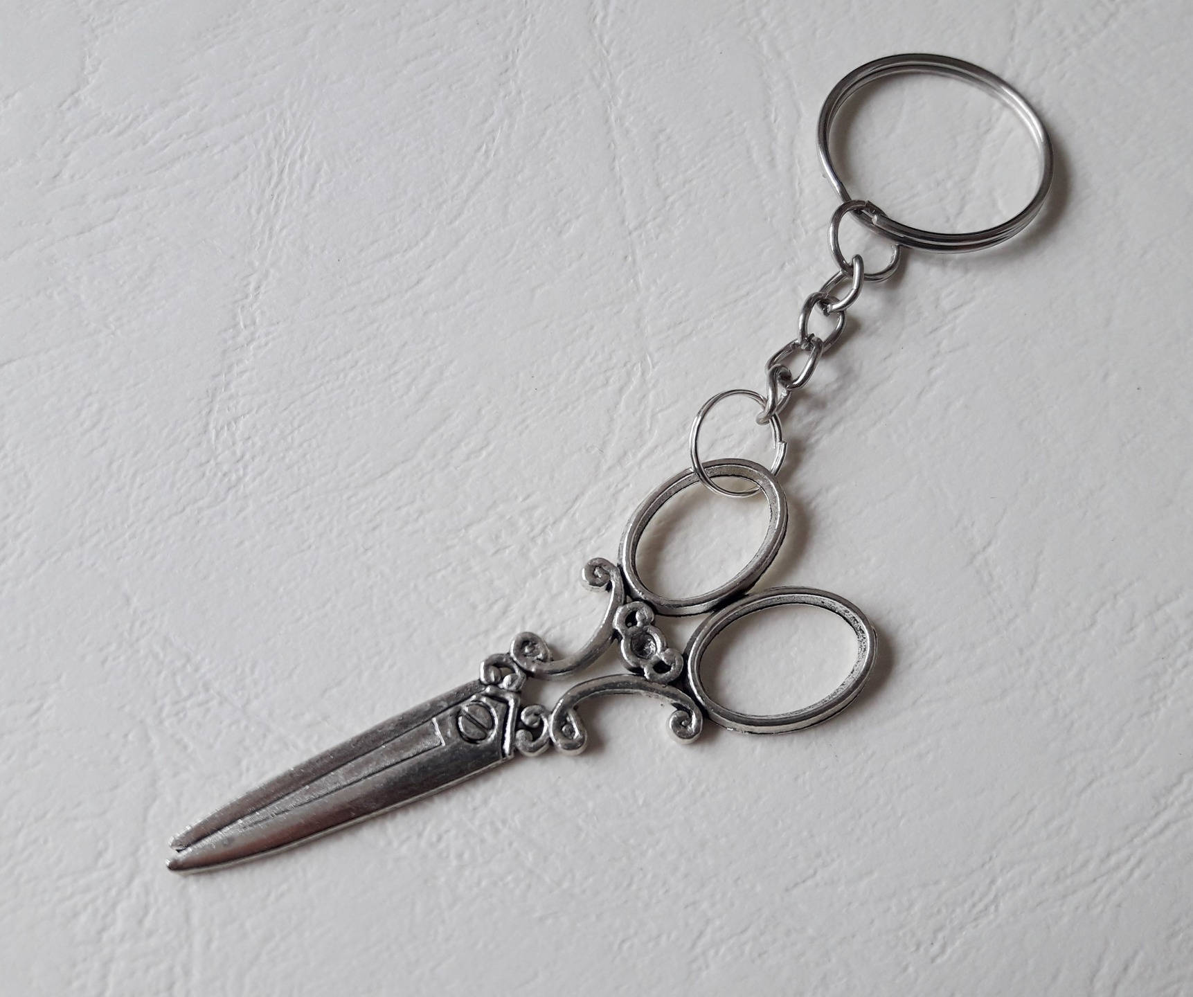 Keychain silver scissors