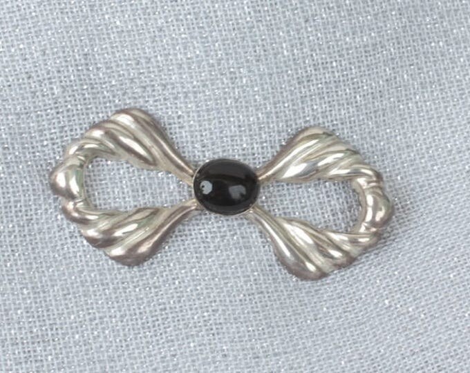 Sterling Silver and Onyx Bow Pin Brooch Open Repousse Design Vintage