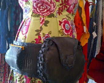 belt with pockets tire and room looks