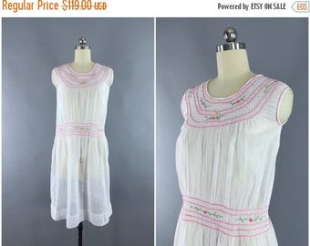 FLASH SALE - Vintage 1920s Dress / 20s Embroidered Peasant Dress / Bohemian Hungarian 1920 Sundress / Size Small S Xs