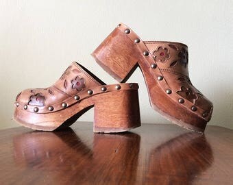 Vintage Hippie Boho Clogs Genuine Leather & Wood Platform Sole Chunky Block Heel Groovy Flower Power Applique by Candies 90s does 70s sz 7