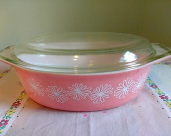 Vintage Pink Pyrex Pink Daisy Casserole 2 1/2 Quart With Lid 1950s 1956 Oval Dish