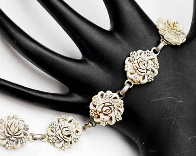 Celluloid Flower Link Bracelet - Featherlite Bubblelite - molded plastice Off white floral bracelet