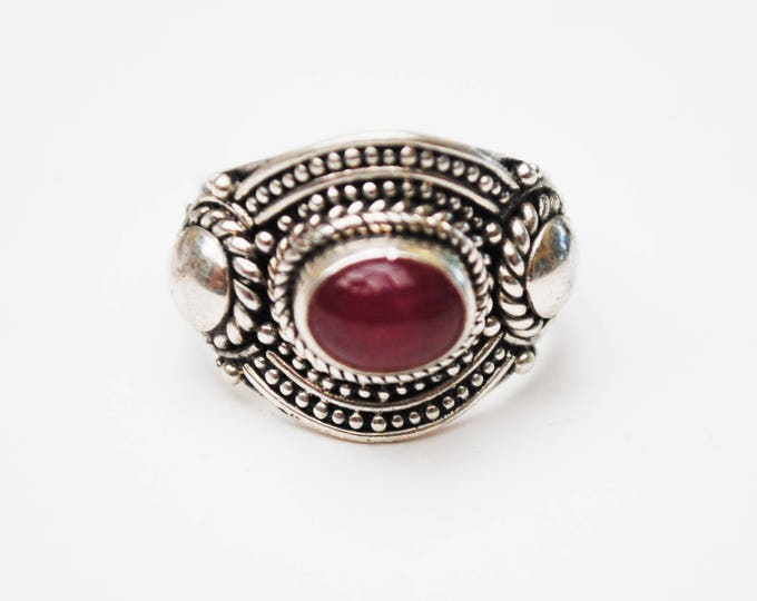 Sterling ring - Ruby Red Chalcedony Gemstone - size 6 Boho Silver setting