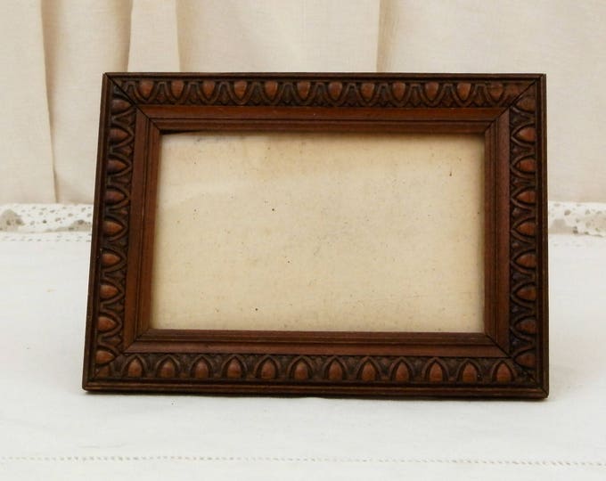 Antique Slim Rectangular French Sculpted Wooden Picture / Portrait Frame, French Country Decor, Shabby Chateau Chic, Retro Decor from France Antique Slim Rectangular French Sculpted Wooden Picture / Portrait Frame, French Country Decor, Shabby Chateau Chic, Retro Decor from France