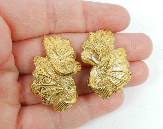 Elsa Schiaparelli Collectible Statement jewelry set Schiaparelli gold leaf bracelet leaf earrings for REPAIR only Needs REPLATING, RARE