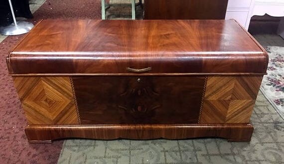Cedar chest Art Deco Waterfall blanket chest