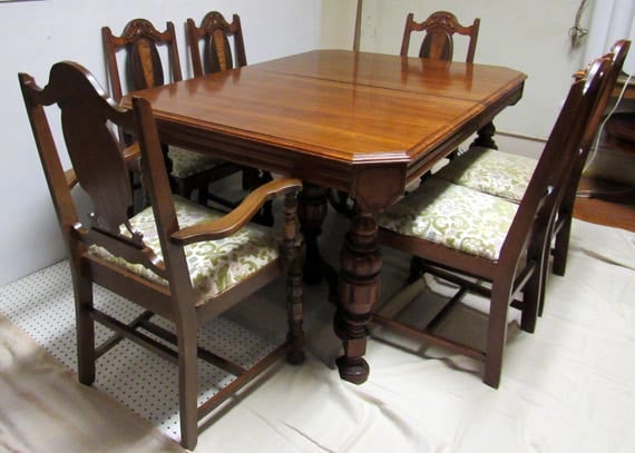 1920's Dining Table and 6 chairs with butterfly leaf