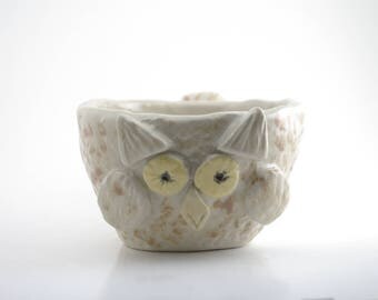 Owl cup with brown spots