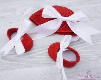 Crochet Baby set Crochet Baby hat Baby girl set Red White baby set Wedding shoes Valentines outfit Baby girl gift Baby girl costume