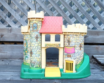 Vintage Fisher Price castle little people #993 1974 - Play Family castle - Retro castle toy - Knights and princesses castle