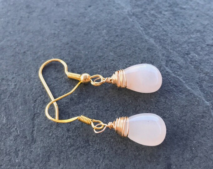 Pink jade wire wrapping earrings, pink tear wire wrapping earrings, jade pink tear drop earrings, brass wire wrapping earrings