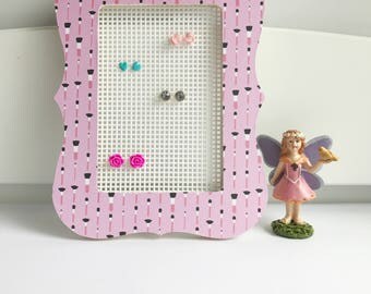 Jewelry display, jewelry organizer, earring display, earring organizer.