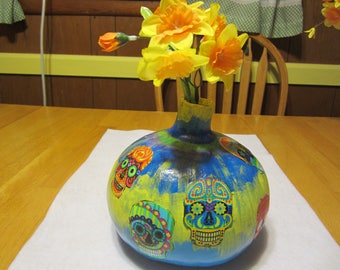 Sugar skull Gourd Vase, Gourd Art, Spring Gourd Vase, Sugar skull Centerpiece, Colorful Gourd Vase, Housewarming Gift, Mexican Folk Art