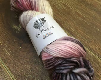 Hand Dyed Singles Superwash Merino DK/Light Worsted Yarn Wool, 100g/3.5oz, 'Bad Romance'