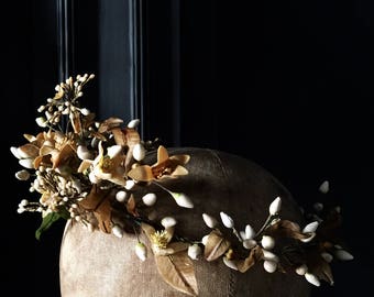 Antique French Bridal Crown, A Magnificent and Extremely Rare Wedding Wreath with Wax Orange Blossoms, Mid 19th Century