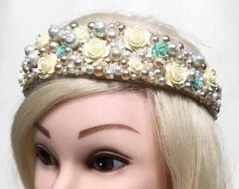 Bridal Tiara Wedding Crown with beads Wedding Headpiece Bridal Bohemian Crown Bridal Jewelry Wedding hair band Bohemian Bride White pearl