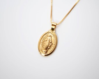 Virgin Mary Gold Medallion Necklace / Round Medal Pendant / Holy Mary Necklace / Oval Medal Pendant Necklace / Gold Medallion Necklace
