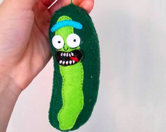 Pickle rick keychain vegetables felt toy from Rick and Morty soft cucumber rick pickle plush keychain cucumber rick sanchez pickle
